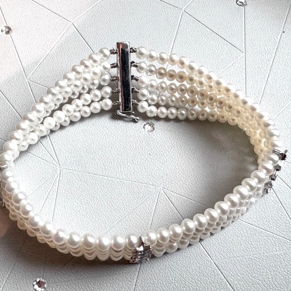 ๐ Elegant Exquisite Vintage Mark Lash Pearl, Diamond, 18K White Gold Cuff - Picture 9 of 16